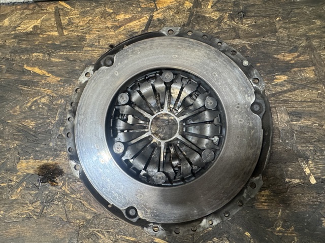Зчеплення і комплектуючі 04L141025H VAG
