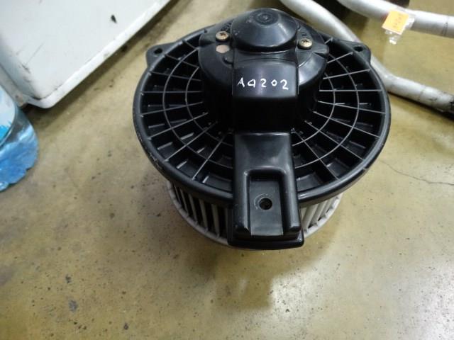 Мотор вентилятора печки (отопителя салона) GJ6A61B10