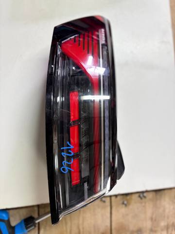 Задня ліва зовнішня фара 3G7945207B VAG