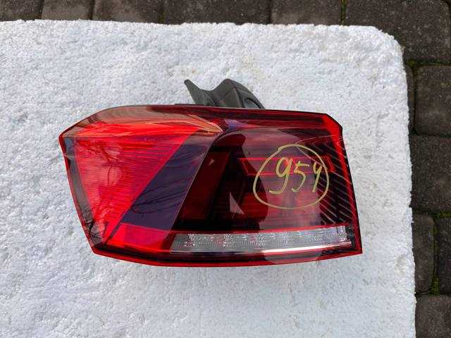 Задній лівий зовнішній ліхтар 3G9945095G VAG