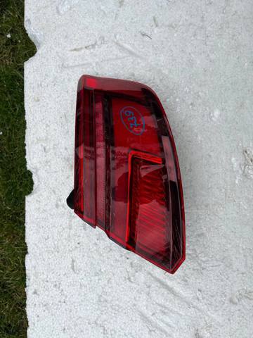Задні ліхтарі 8V4945092 VAG