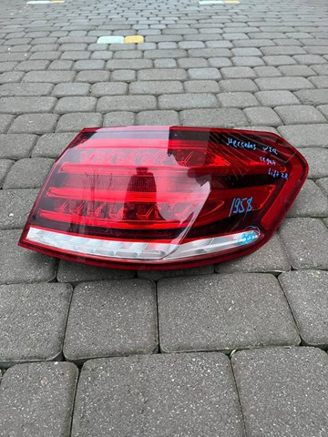 Задній правий зовнішній ліхтар A2129060803 MERCEDES