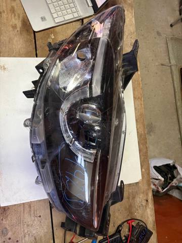 Фара основна права KD3151030 MAZDA