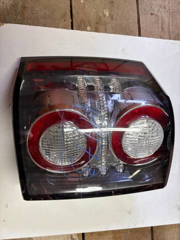 Задня ліва фара LR031757 LAND ROVER