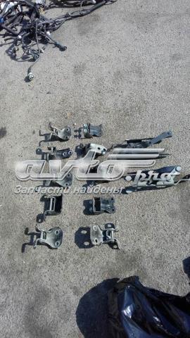 Дверний шарнір задній лівий 60470AG0109P SUBARU