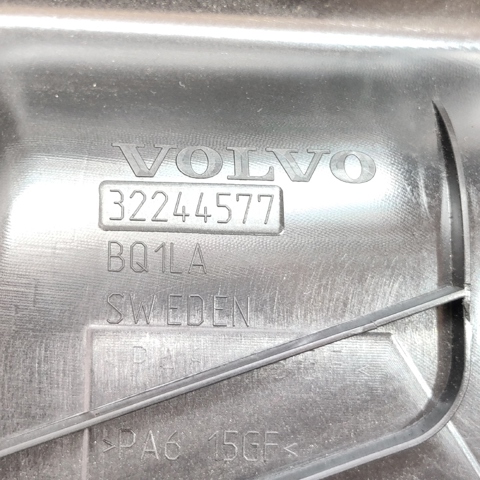 Накладка (кришка) кронштейна дзеркала салону 32244577 VOLVO