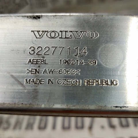 Супорт радіатора нижній/монтажна панель кріплення фар 32277114 VOLVO