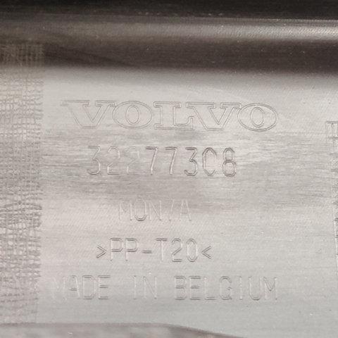 Супорт радіатора верхній/монтажна панель кріплення фар 32277308 VOLVO