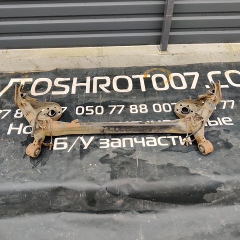 Підрамник задній 4210112171 TOYOTA