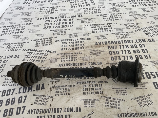 Піввісь передня, права 4B0407272AP VAG