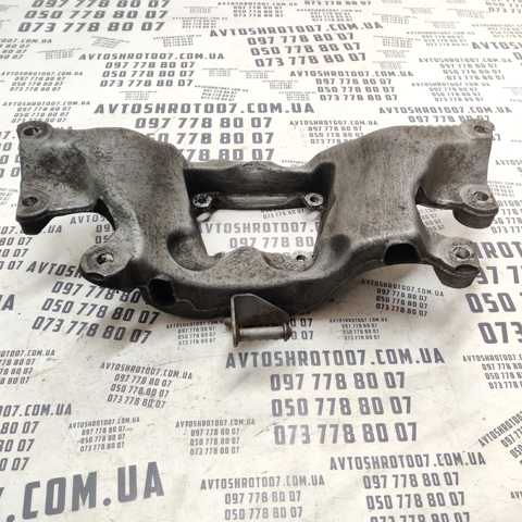 Кріплення кпп 4F0399263K VAG