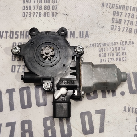 Мотор склопідйомника дверей передніх, правих 5713A086 MITSUBISHI
