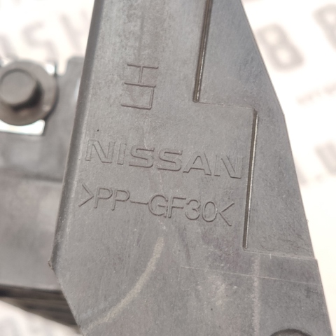 Ліве кріплення переднього бампера 625854GA0A NISSAN