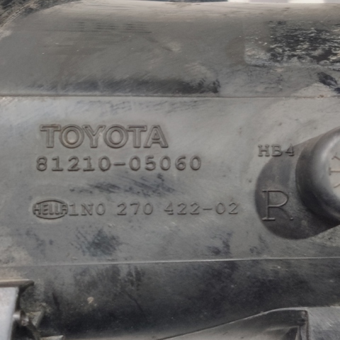 Права протитуманні фари 8121005060 TOYOTA