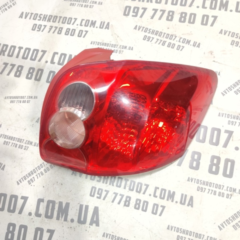 Задні ліхтарі 8155002380 TOYOTA
