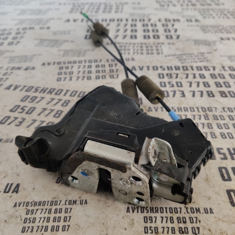 Замок двері правої передньої A084219 TOYOTA