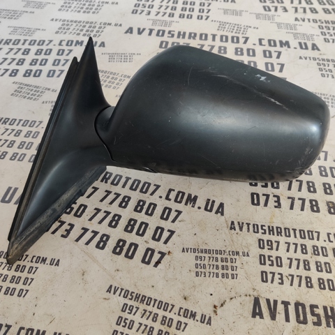 Дзеркальний елемент лівий RS0225401 VAG
