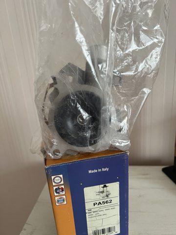 Насос охолодження PA562 SIL