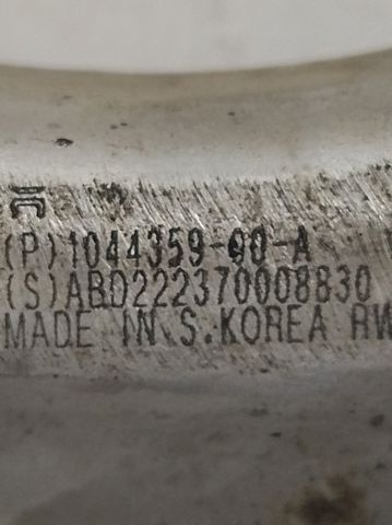 Правий важіль передній нижній підвіски 104435900A TESLA
