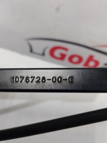 Поводок двірника 107672800C TESLA