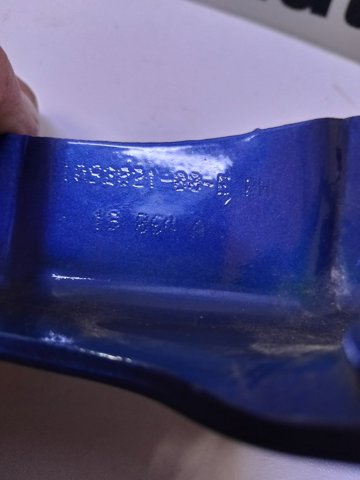 Петля багажника 109282100E TESLA
