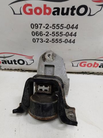 Права опора двигуна 112101KB0B NISSAN