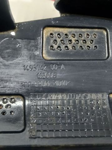 Кронштейн бампера переднього, правий 149374200A TESLA