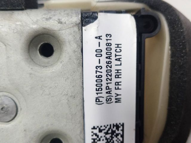 Замок передніх пасажирських дверей 150067300A TESLA