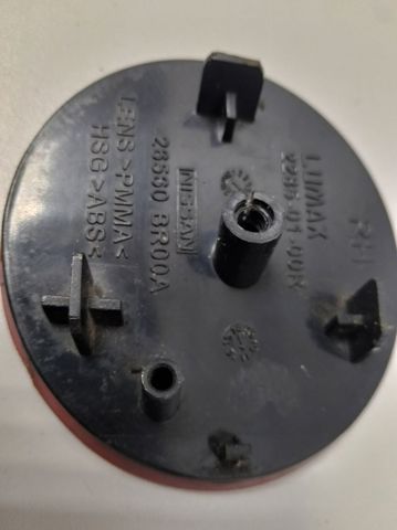 Правий катафот бампера 26560BR00A NISSAN