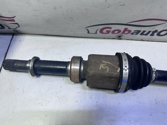 Привід правий 391003NF2A NISSAN