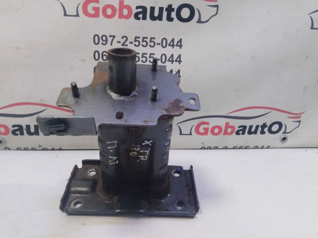 Кронштейн підсилювача переднього бампера 622114CL0A NISSAN