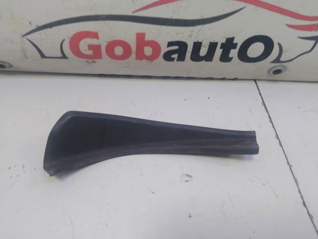 Накладка переднього правого крила 66894BR00A NISSAN
