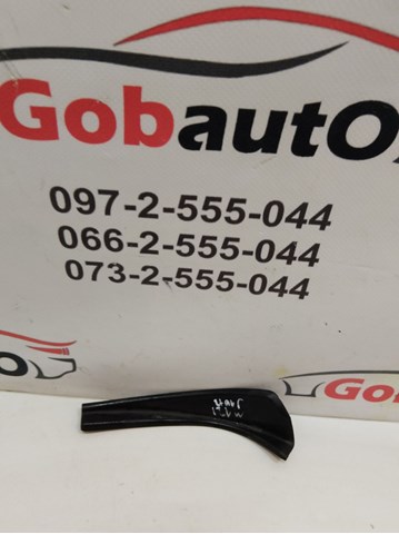 Накладка переднього лівого крила 66895BR00A NISSAN