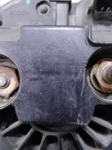 Генератор автомобільний 8200122976 RENAULT