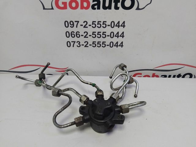 Рампа форсунок системи упорскування палива 8200584034 RENAULT