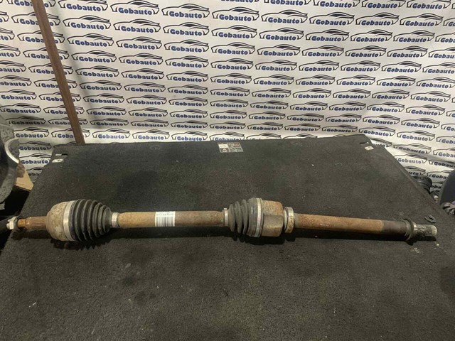 Піввісь передня, права 8200725504 RENAULT
