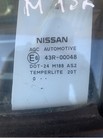 Скло заднє ліве 823011KK0A NISSAN