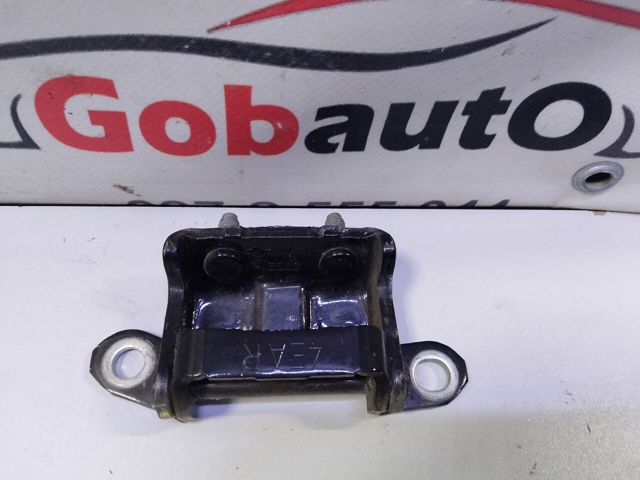 Петля заднтої двері, правої 824004EA0A NISSAN
