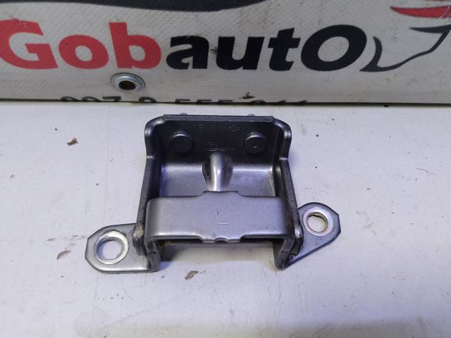 Петля задніх лівих дверей 824015HA0A NISSAN