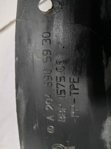 Підкрилок переднього крила, правий передній A2046905930 MERCEDES