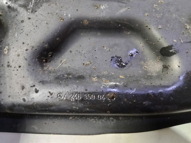 Важіль/тяга задньої підвіски подовжній нижній, лівий A2463500406 MERCEDES