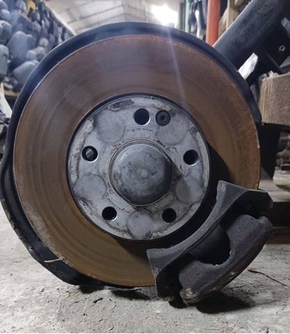 Диск переднього гальма A2464210012 MERCEDES