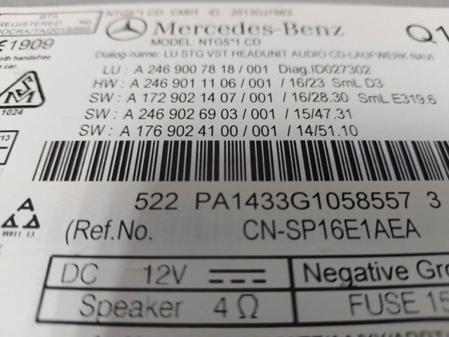 Блок кнопок центральної консолі A2469007818 MERCEDES