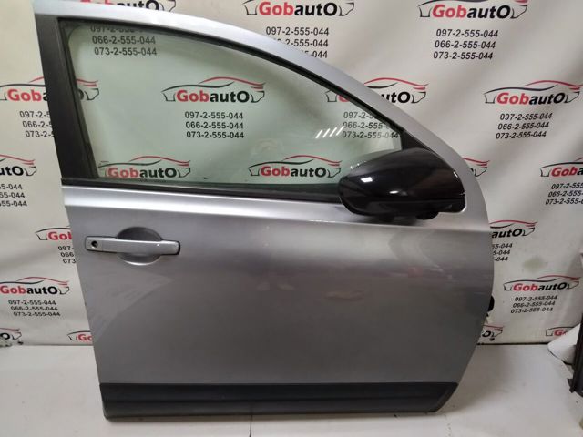 Пасажирські передні двері H0100EY1MC NISSAN