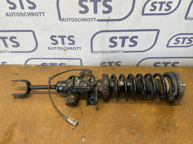 Стійка передня права 37114064272 BMW