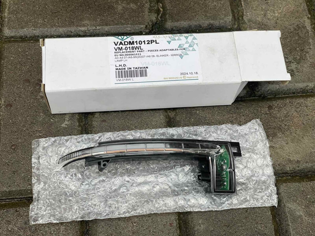 Покажчик повороту дзеркала, лівий 8K0949101E VAG