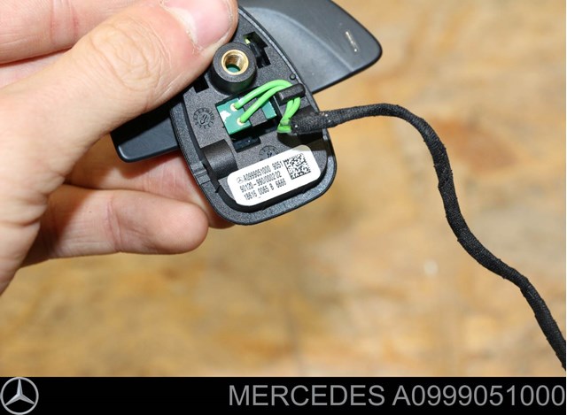 Блок кнопкових перемикачів кермового колеса A0999051000 MERCEDES