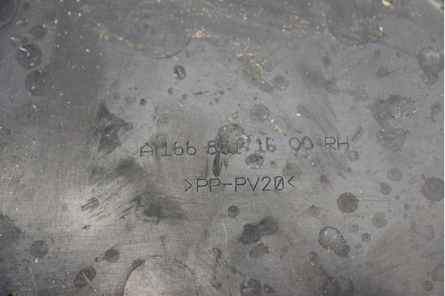 Водостік лобового скла, жабо A1668300113 MERCEDES