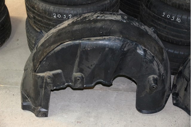 Підкрилок заднього крила, лівий A1668841322 MERCEDES