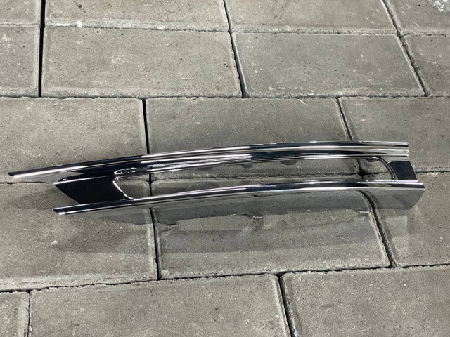 Переднє ліве ікло бампера A1668851374 MERCEDES